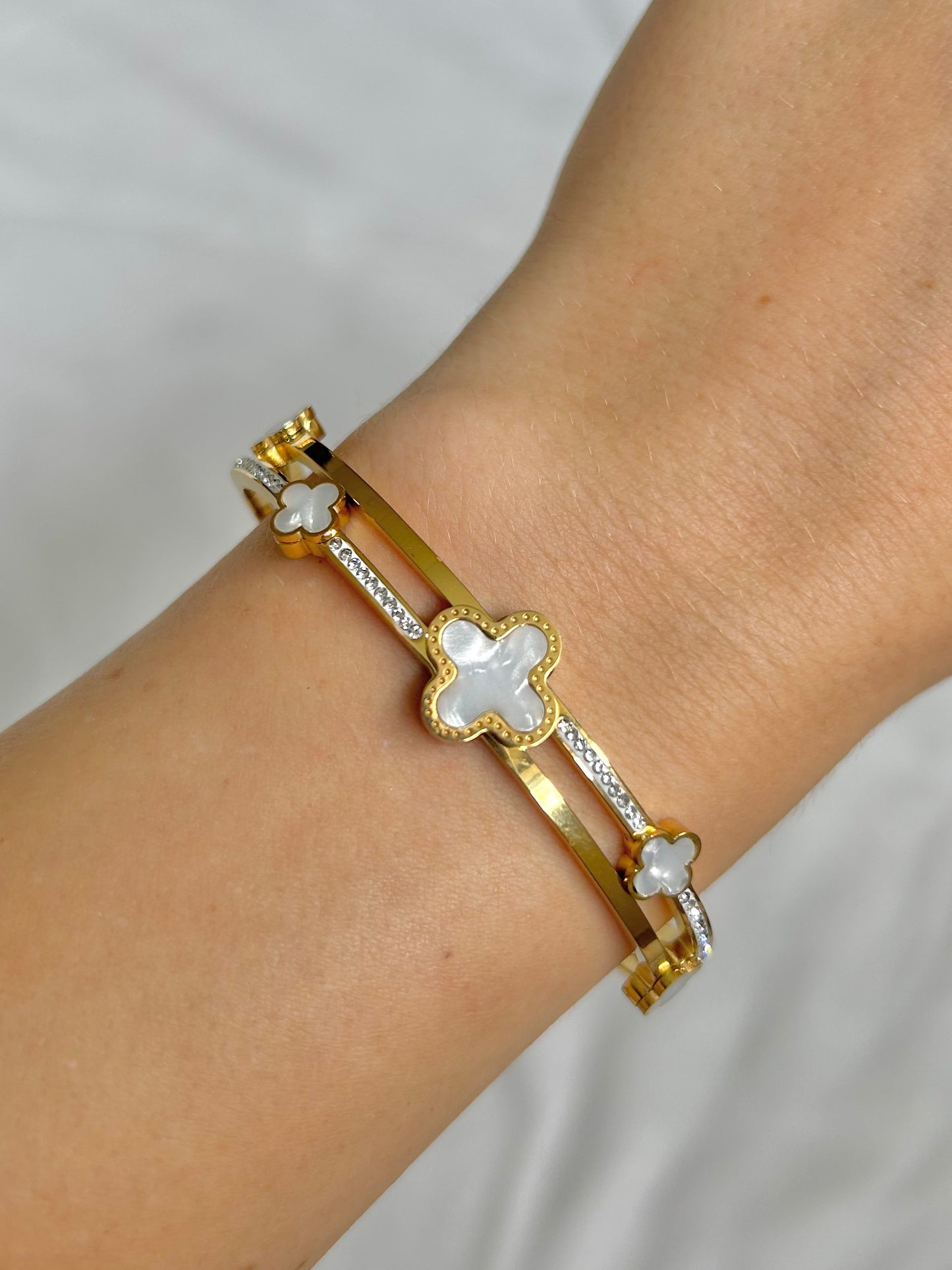 Nura Bracelet White
