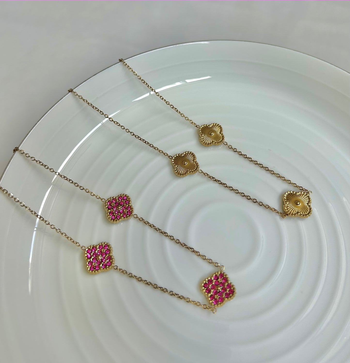 Reversible Clover Necklace Pink